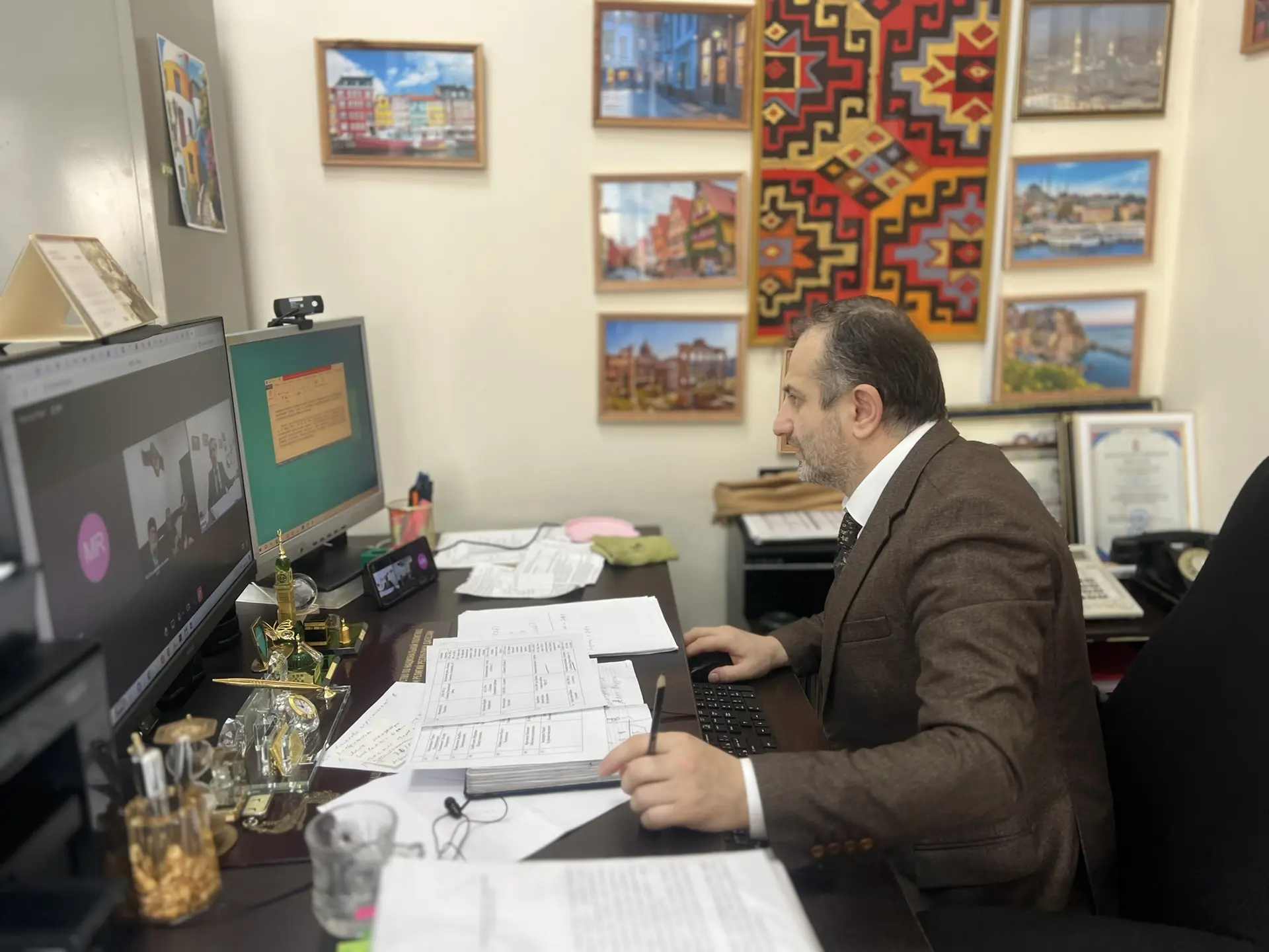 Миннац Дагестана провёл ВКС с семьями студентов, обучающихся за рубежом